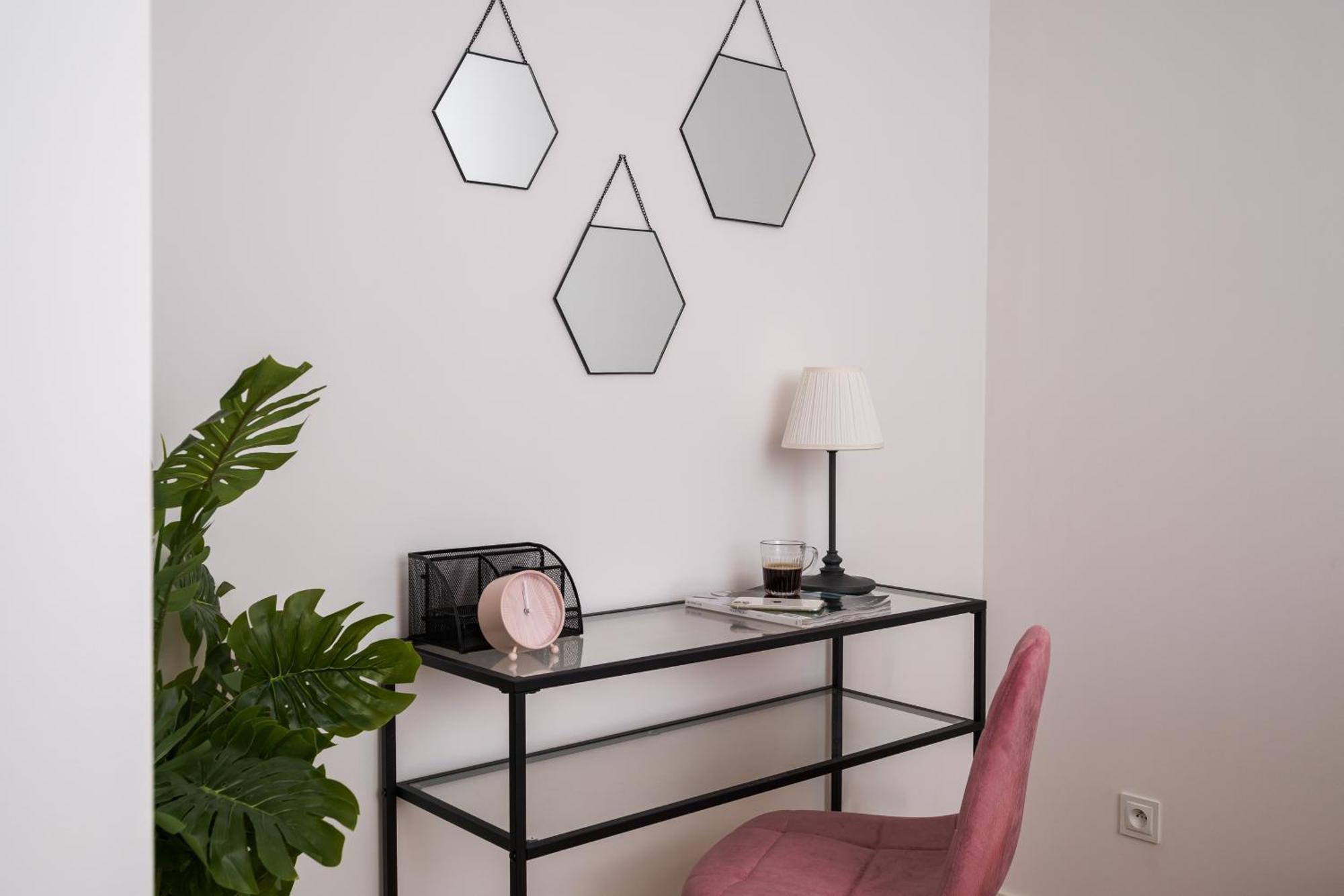 Apartment Pulawska Mokotow 2-bedroom & Living Room, Balcony & Free Parking On Site Warsaw
