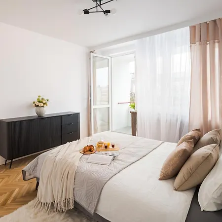 Pulawska Residence Mokotow 2-Bedroom & Living Room, Balcony & Free Parking On Site Warsaw Exterior photo