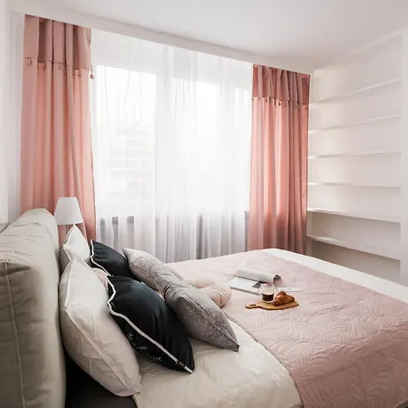 Pulawska Residence Mokotow 2-Bedroom & Living Room, Balcony & Free Parking On Site Warsaw Exterior photo