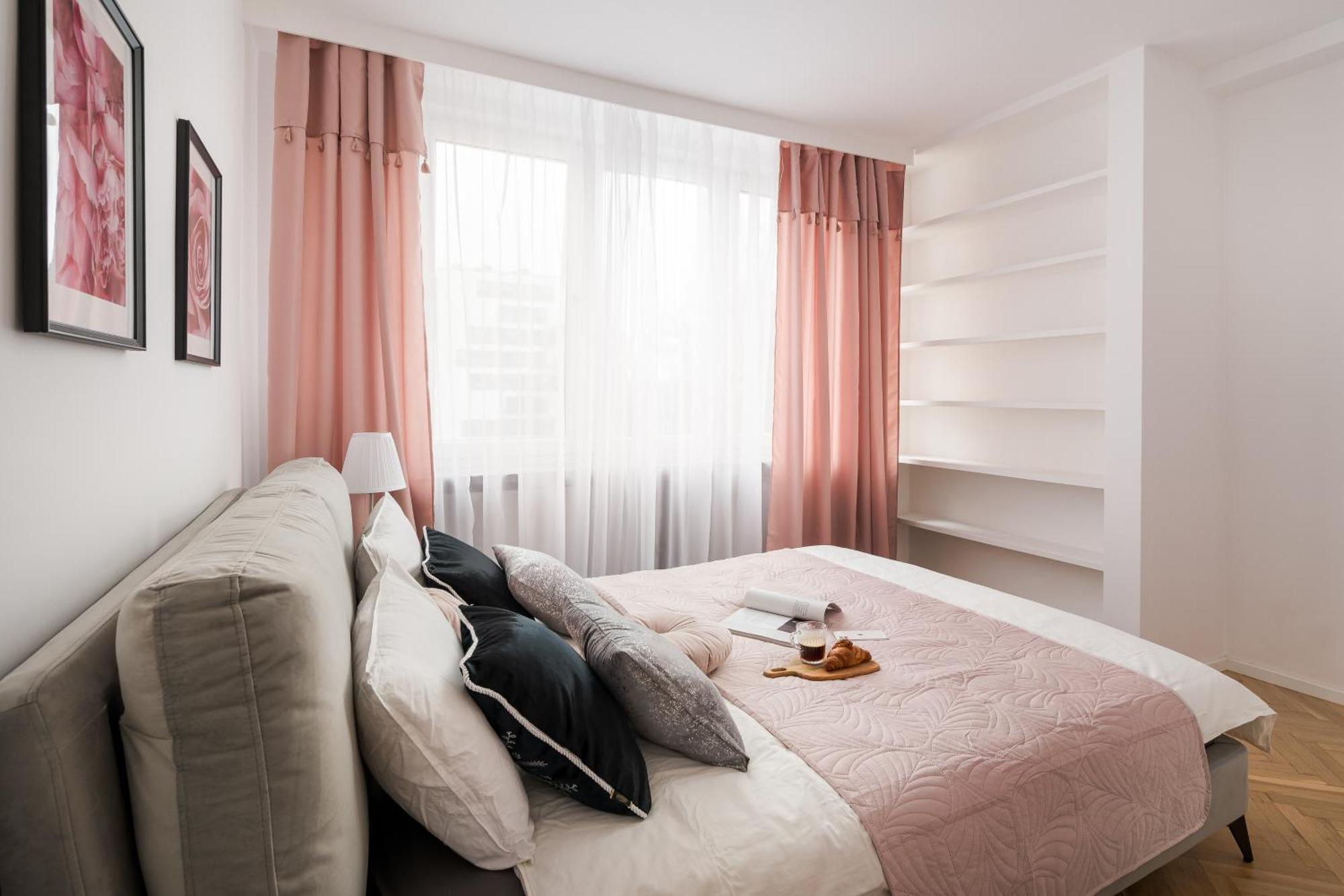 Pulawska Mokotow 2-bedroom & Living Room, Balcony & Free Parking On Site * Warszawa