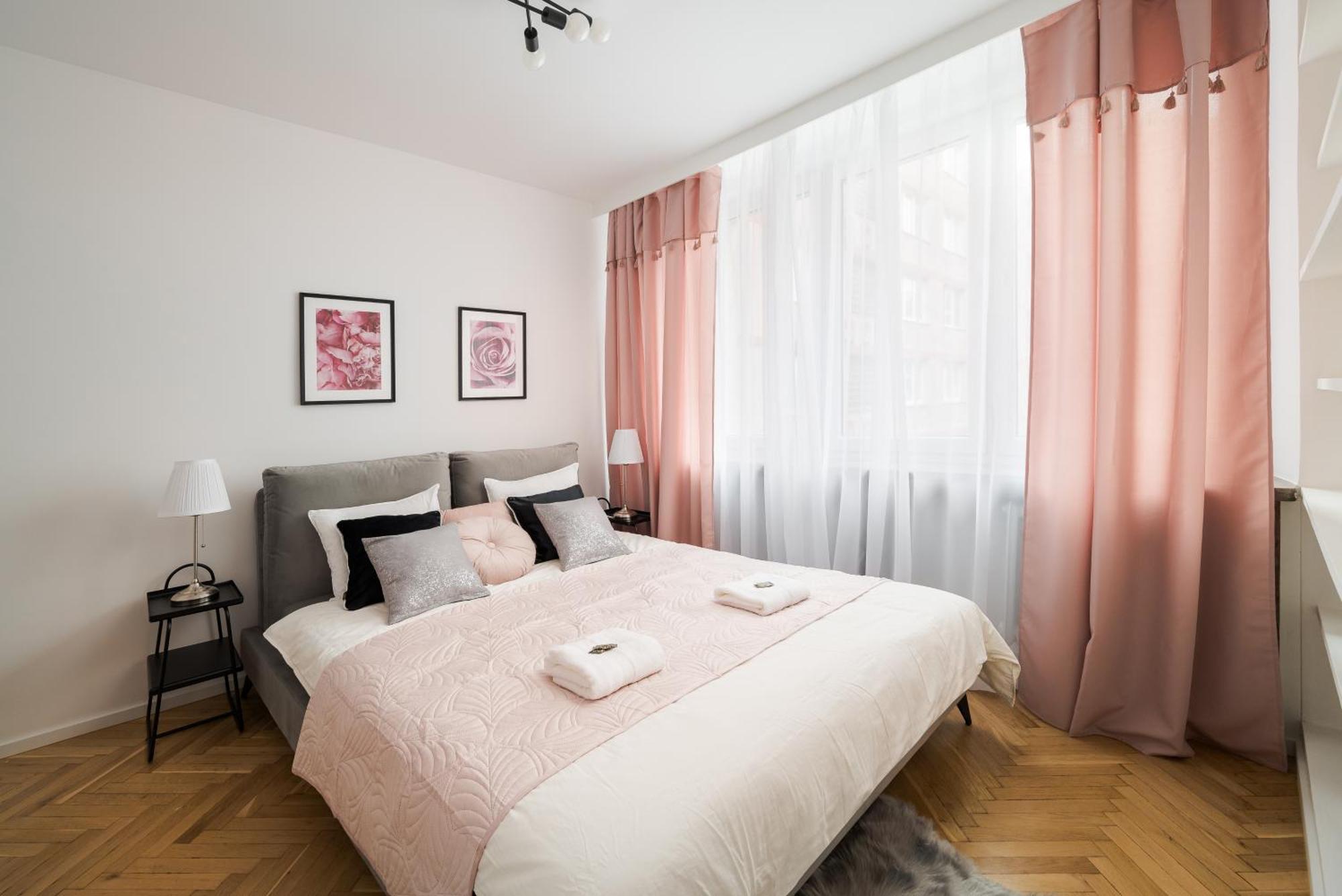 Apartament Pulawska Mokotow 2-bedroom & Living Room, Balcony & Free Parking On Site Warszawa