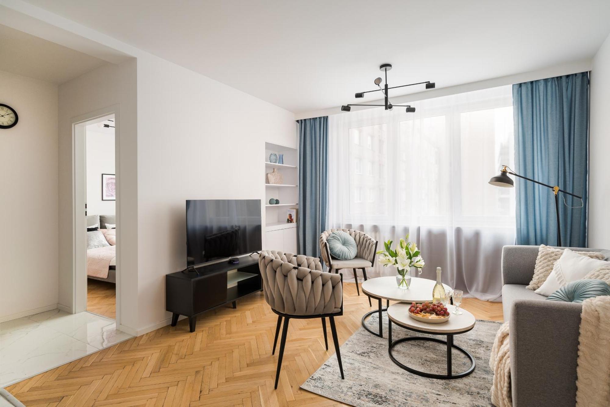 Pulawska Mokotow 2-bedroom & Living Room, Balcony & Free Parking On Site * Varsavia
