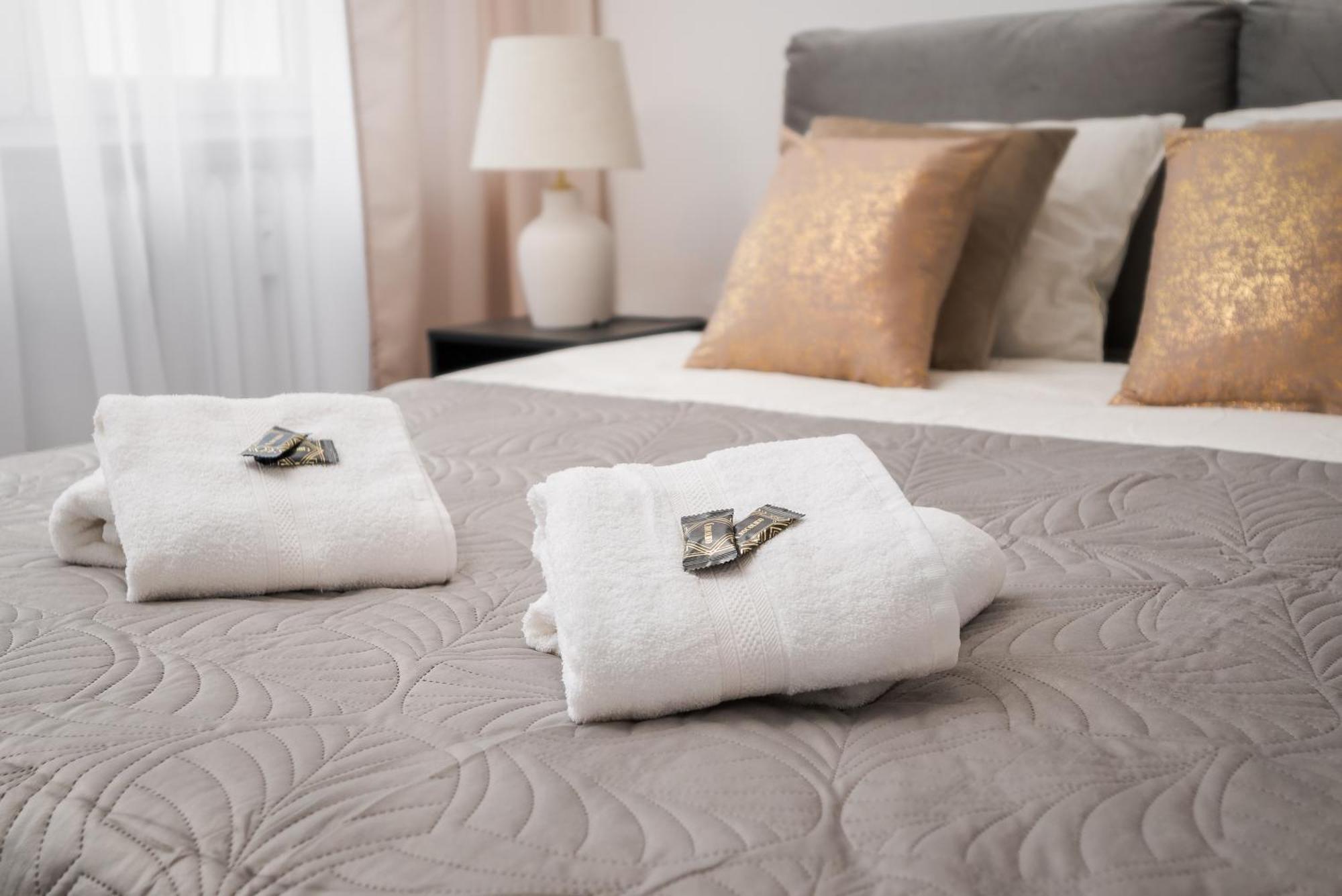 Pulawska Mokotow 2-bedroom & Living Room, Balcony & Free Parking On Site Apartament Warszawa